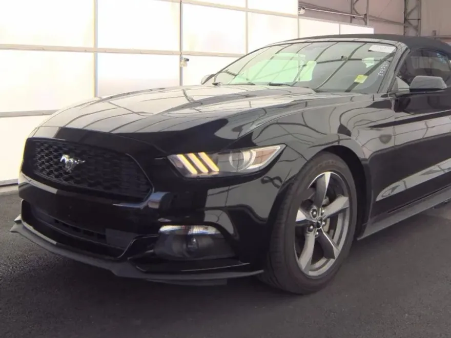 2015 Ford Mustang V6 Convertible photo 1