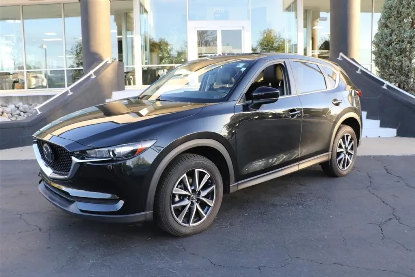 2018 Mazda CX-5 Touring photo 1