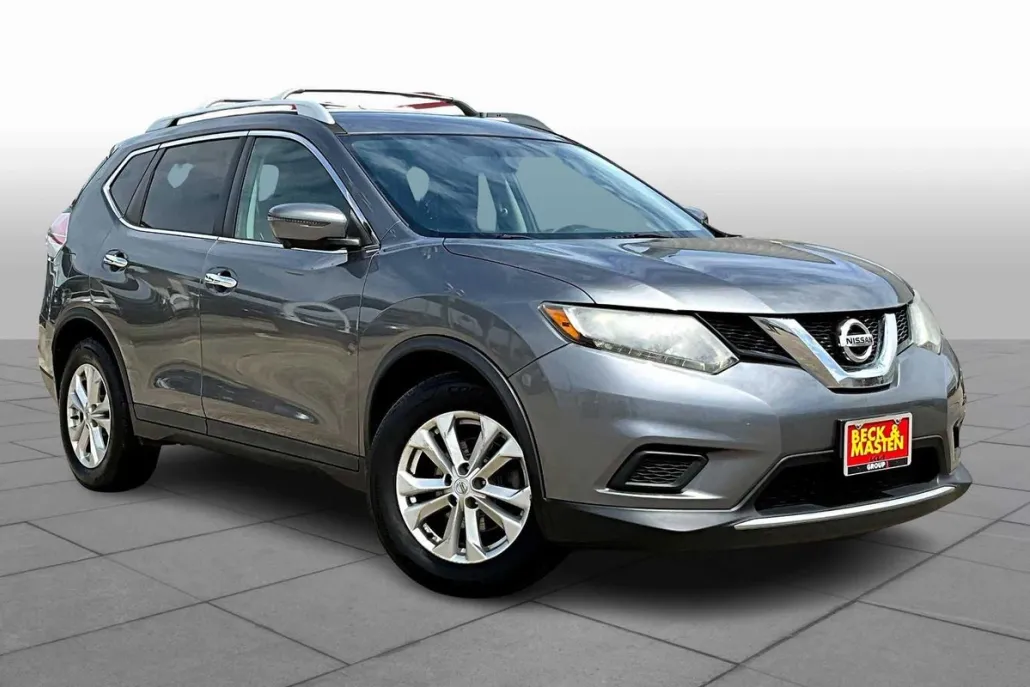 2016 Nissan Rogue SV photo 1