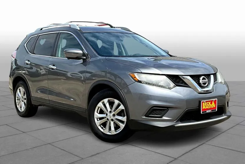 2016 Nissan Rogue SV photo 1