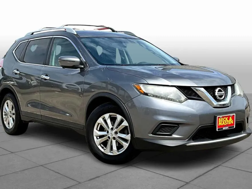 2016 Nissan Rogue SV photo 1