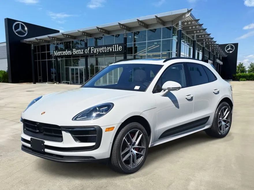 2023 Porsche Macan S photo 1