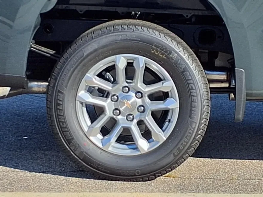 2025 Chevrolet Silverado 1500 LT photo 1