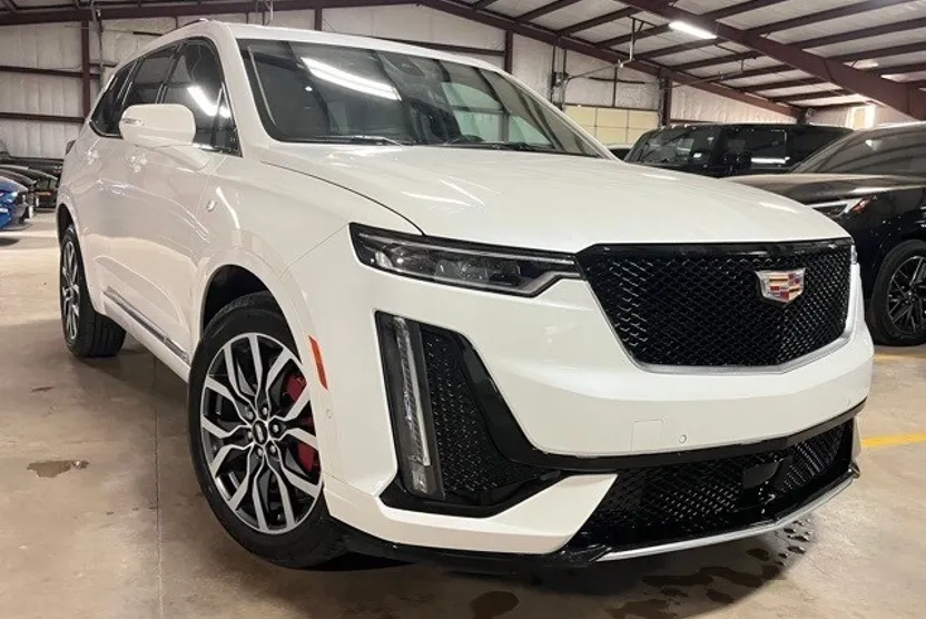 2024 Cadillac XT6 Sport photo 1