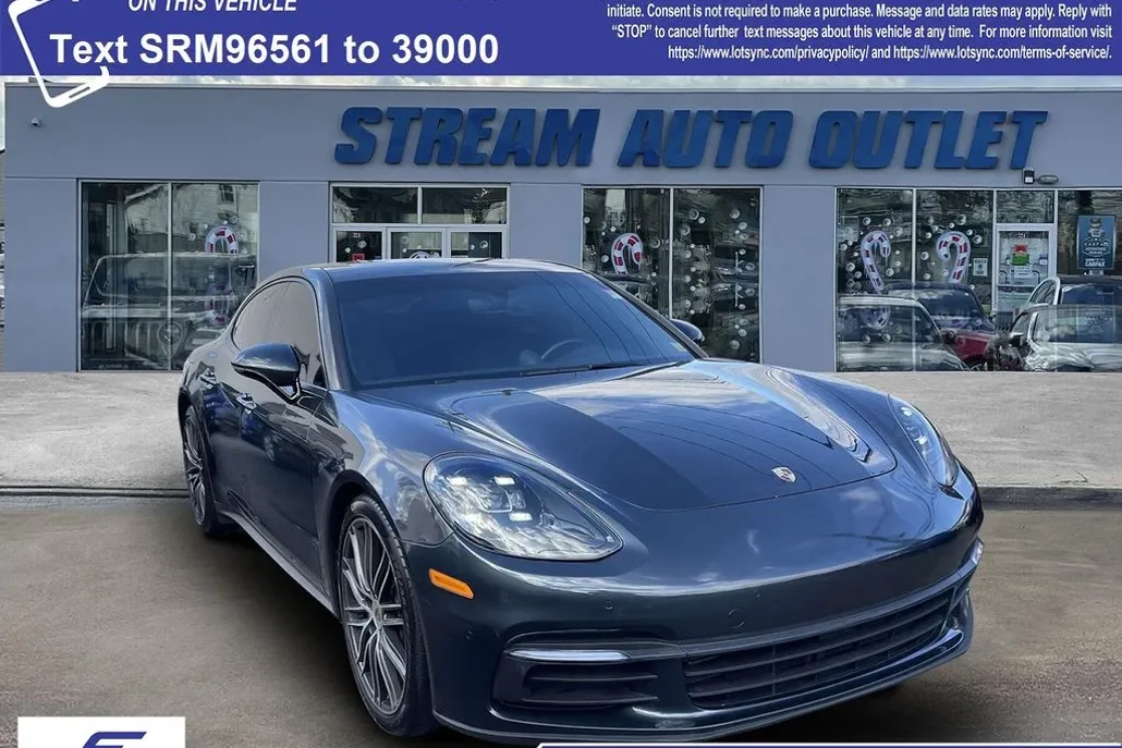 2018 Porsche Panamera 4 photo 1