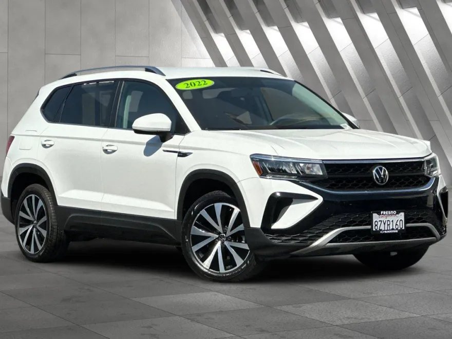 2022 Volkswagen Taos SE photo 1