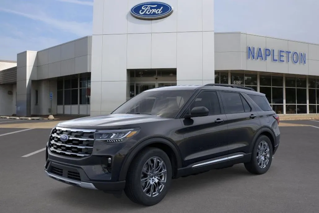 2025 Ford Explorer photo 1