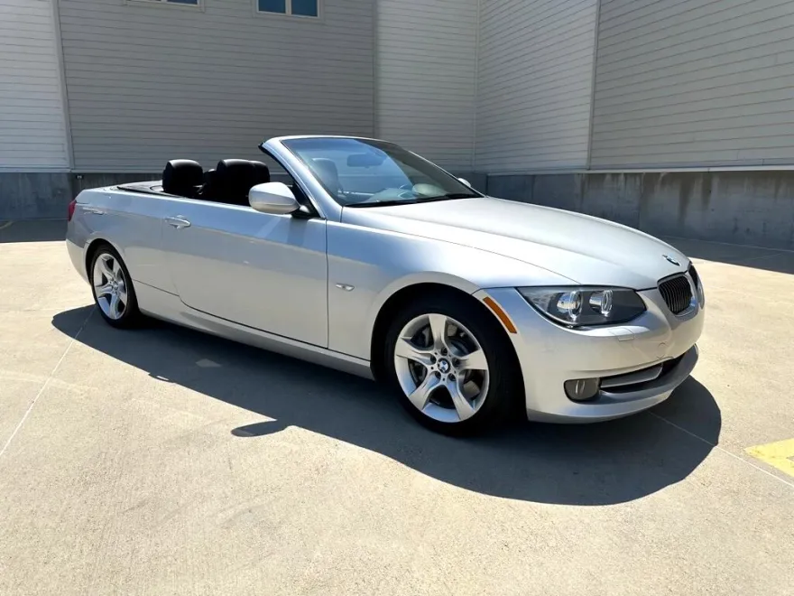 2011 Bmw 335i 3-Series photo 1