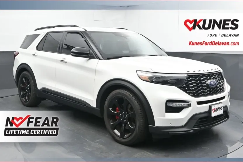 2023 Ford Explorer ST photo 1