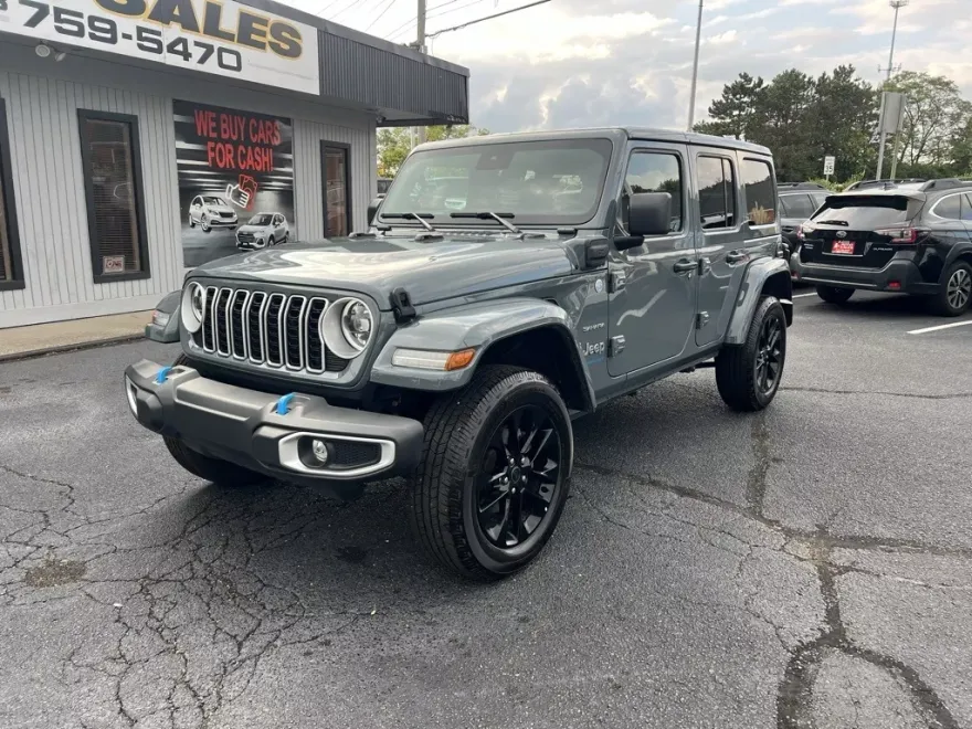 2024 Jeep Wrangler 4xe Sahara photo 1