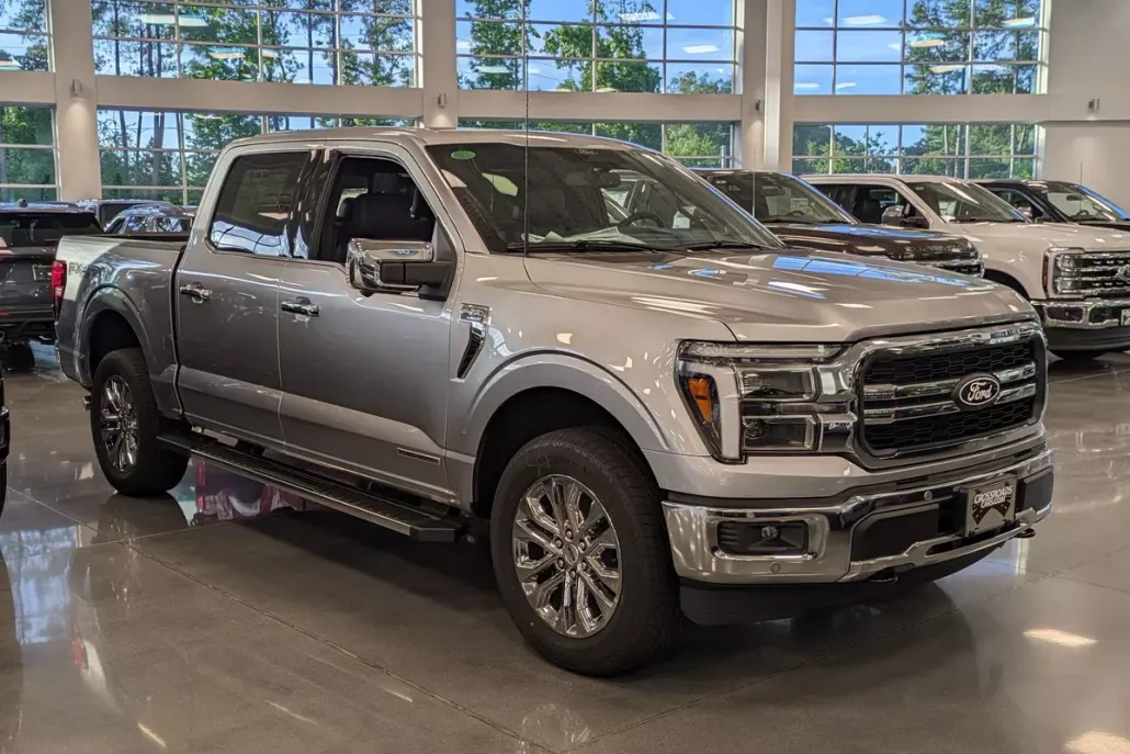 2025 Ford F-150 Lariat photo 1