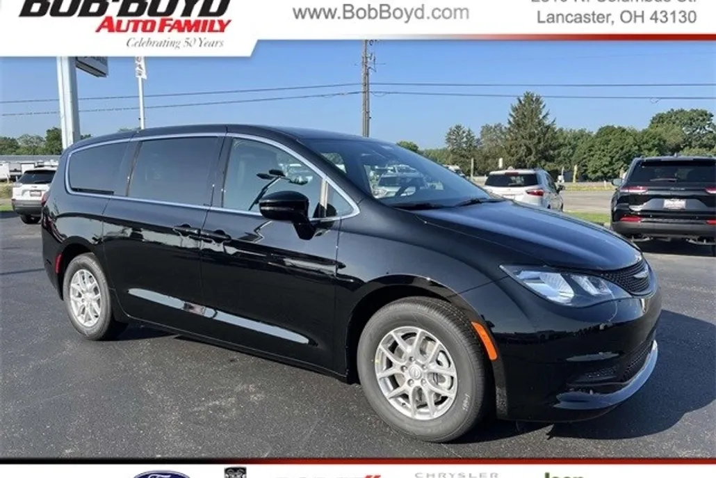 2025 Chrysler Voyager LX photo 1