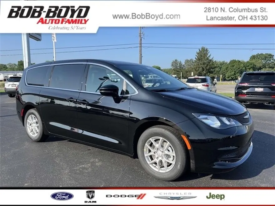 2025 Chrysler Voyager LX photo 1