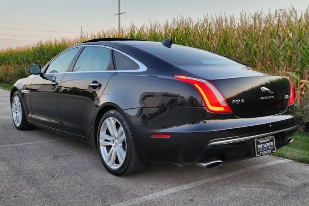 2016 Jaguar XJ XJL Portfolio photo 1