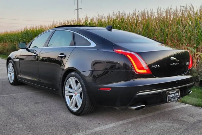 2016 Jaguar XJ XJL Portfolio photo 1