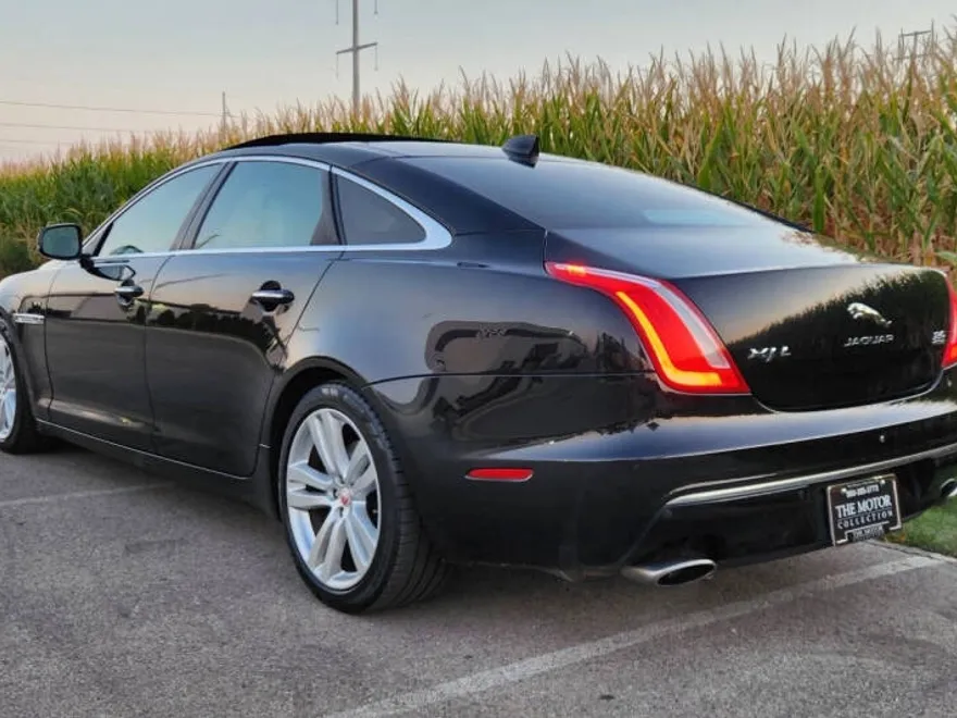 2016 Jaguar XJ XJL Portfolio photo 1