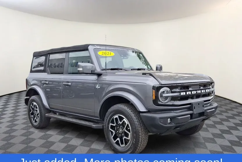 2021 Ford Bronco Outer Banks photo 1
