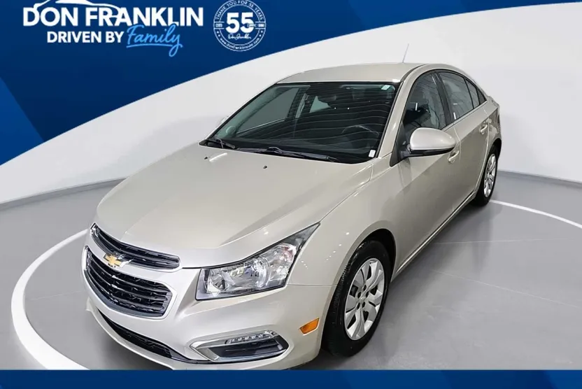 2016 Chevrolet Cruze LT photo 1