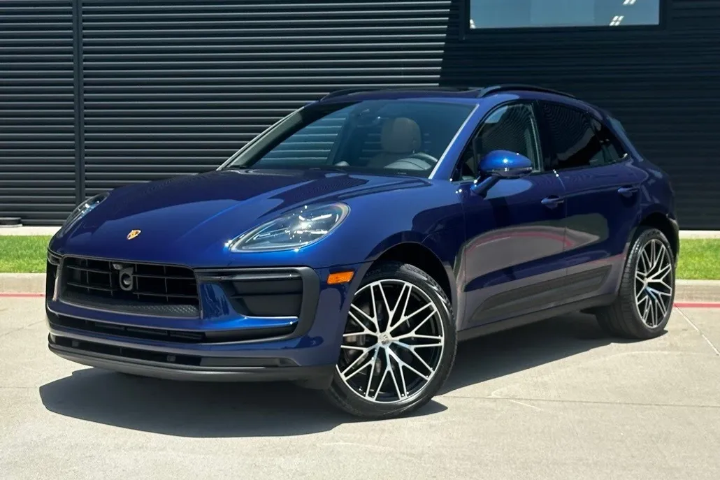 2025 Porsche Macan S photo 1