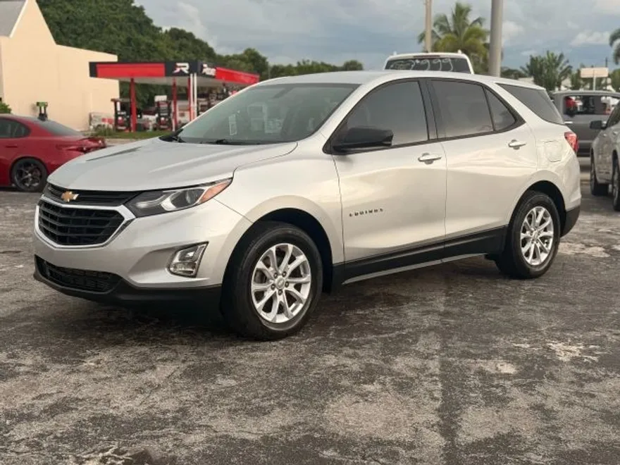 2019 Chevrolet Equinox LS photo 1