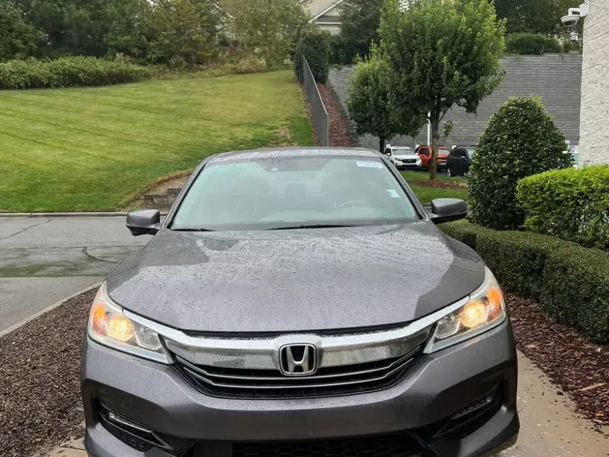 2017 Honda Accord Hybrid EX-L photo 1