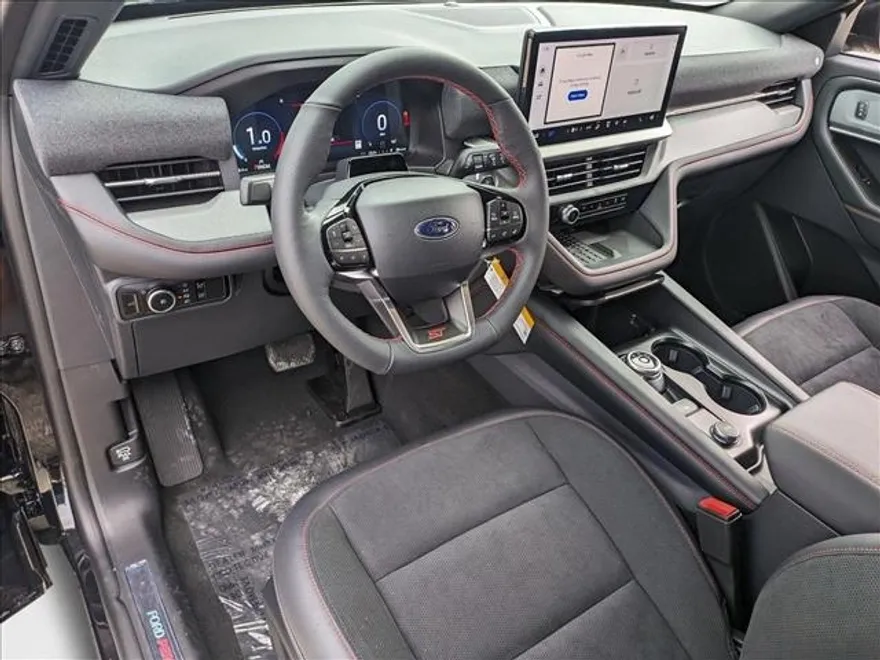 2025 Ford Explorer ST photo 1