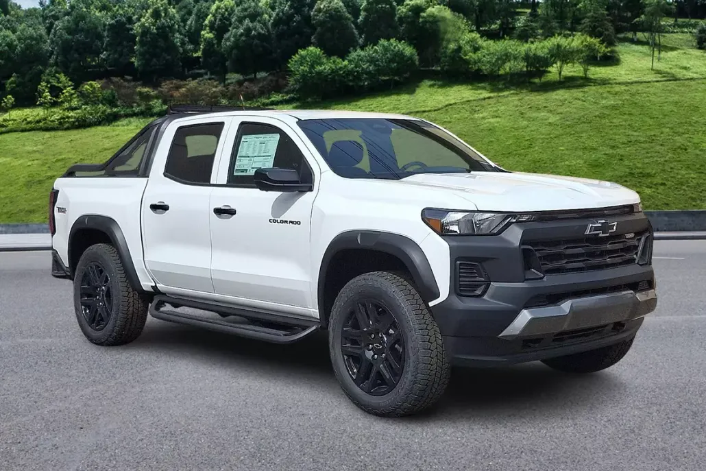 2025 Chevrolet Colorado Trail Boss photo 1