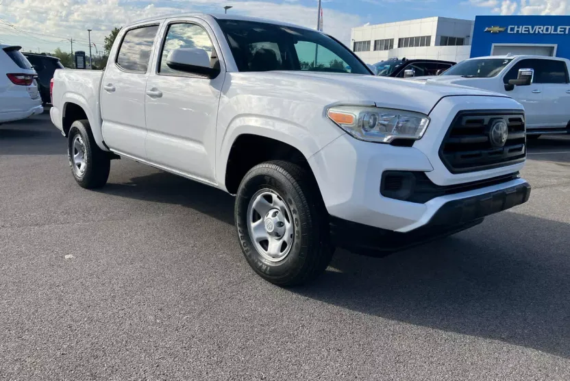 2019 Toyota Tacoma 4x4 SR photo 1