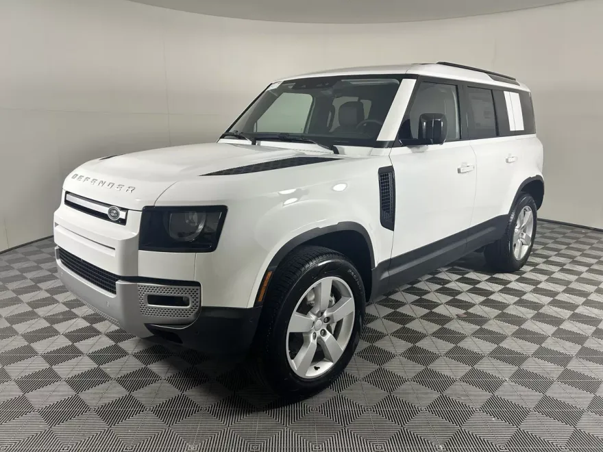 2025 Land Rover Defender 110 S photo 1
