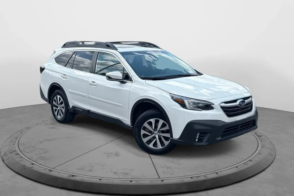 2021 Subaru Outback Premium photo 1