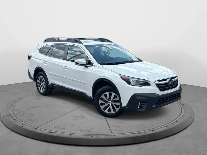 2021 Subaru Outback Premium photo 1