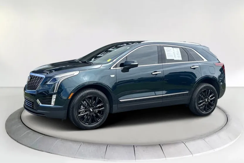 2024 Cadillac XT5 Luxury photo 1
