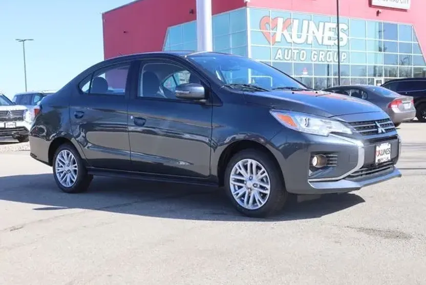 2024 Mitsubishi Mirage G4 SE photo 1