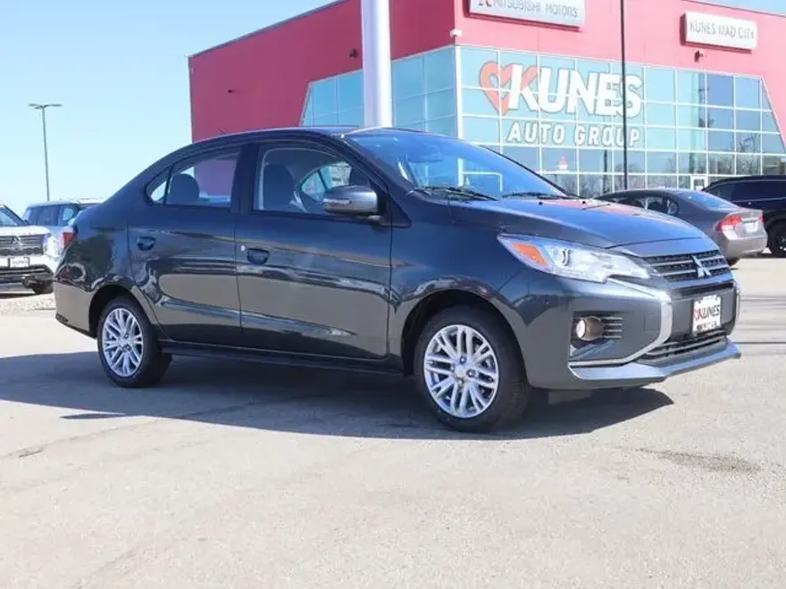 2024 Mitsubishi Mirage G4 SE photo 1