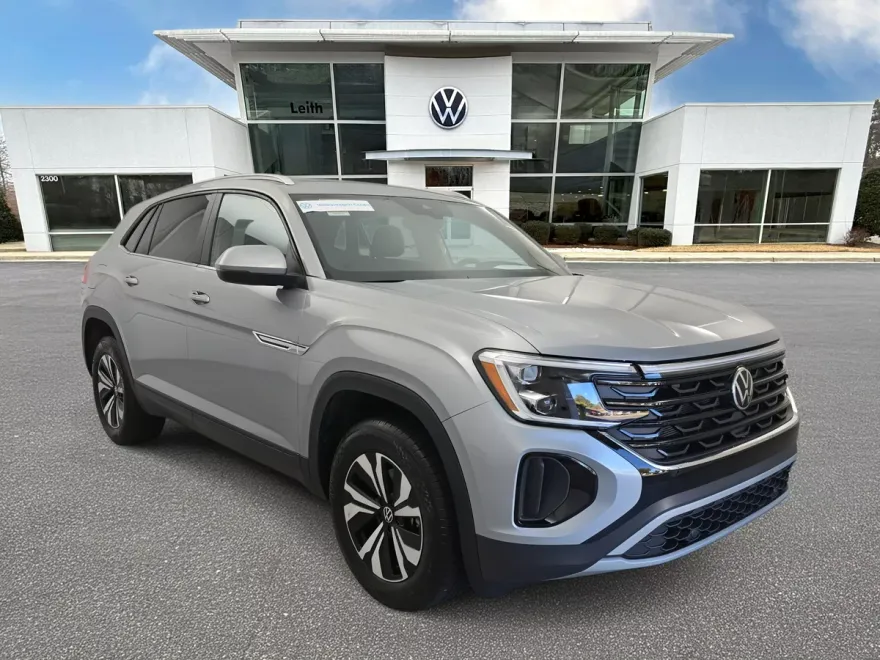 2024 Volkswagen Atlas Cross Sport SE photo 1