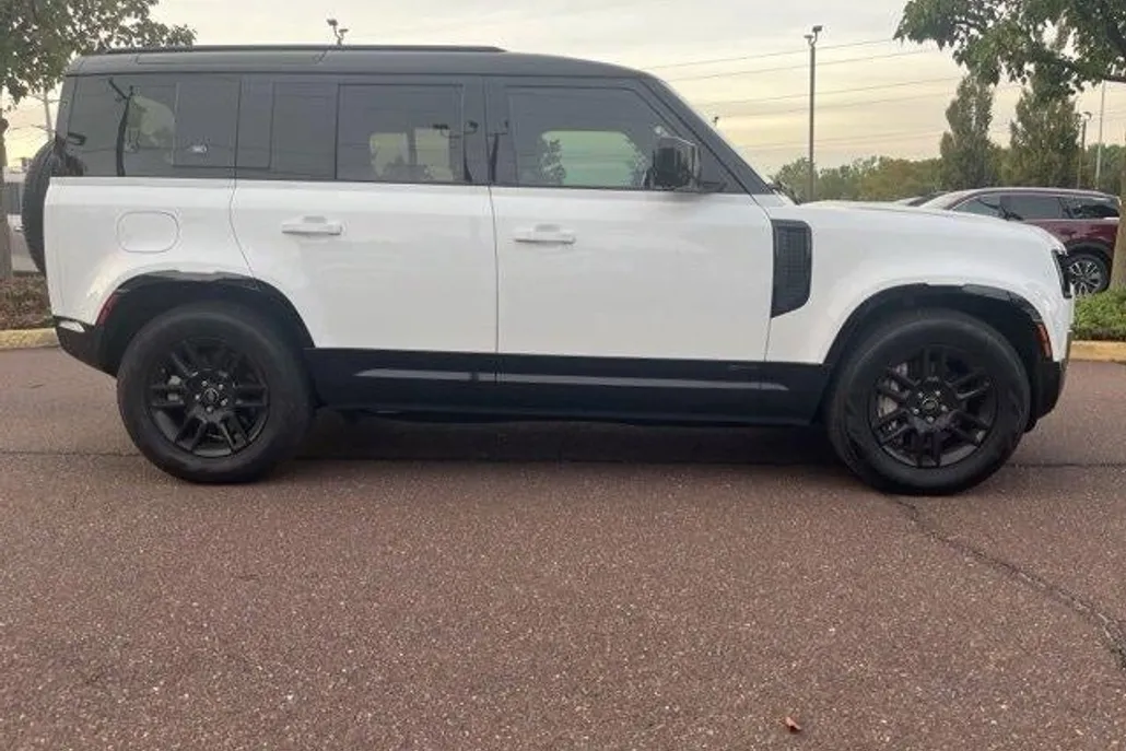2021 Land Rover Defender X-Dynamic SE photo 1