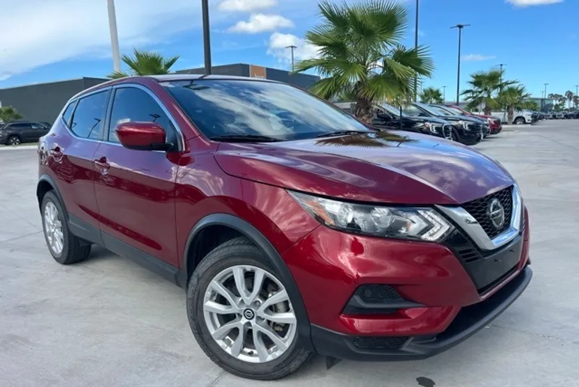 2022 Nissan Rogue Sport S photo 1
