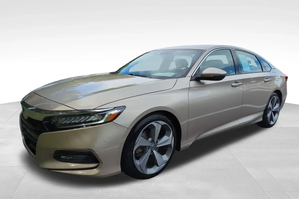 2018 Honda Accord Touring 2.0T photo 1