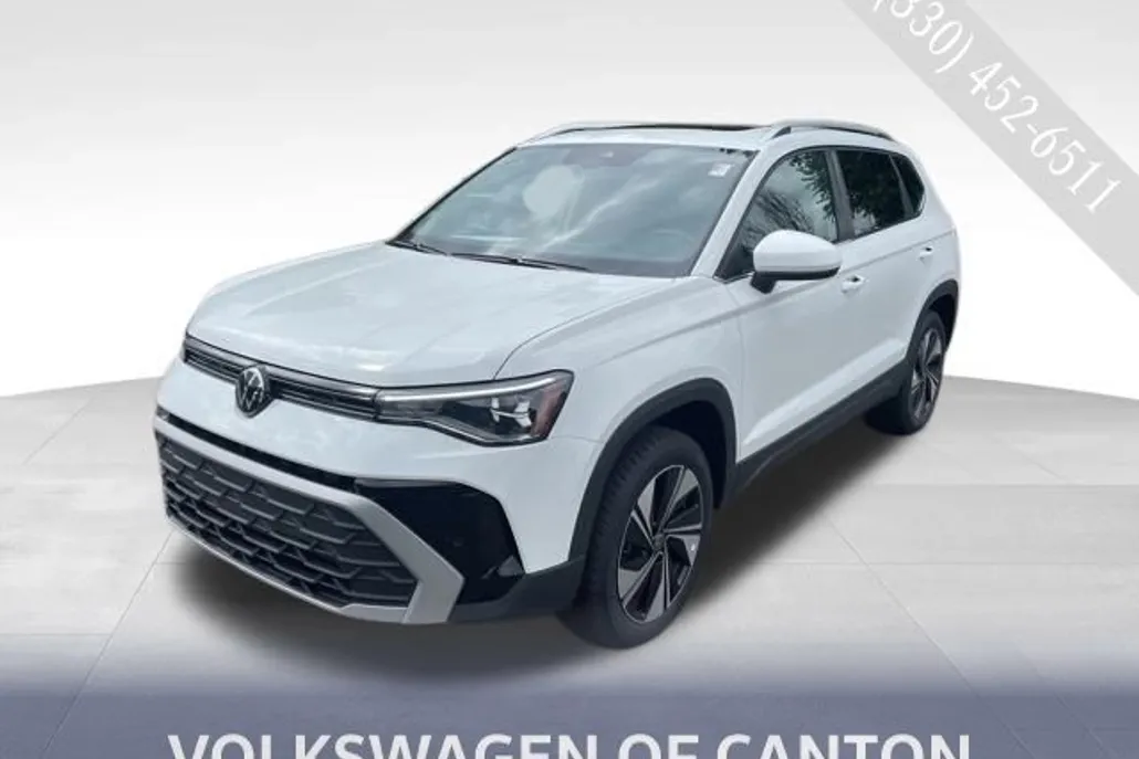 2025 Volkswagen Taos SE photo 1