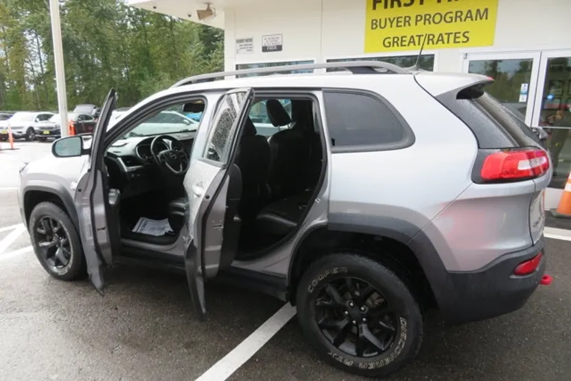 2018 Jeep Cherokee Trailhawk photo 1