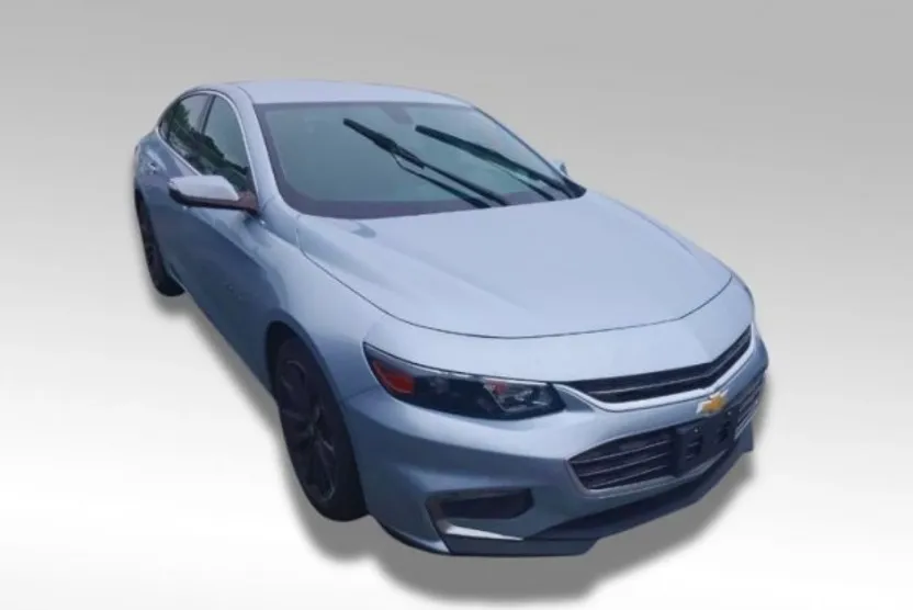 2017 Chevrolet Malibu 1LT photo 1