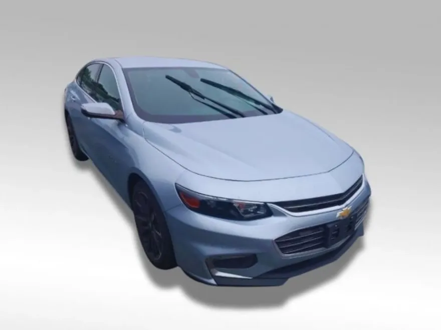 2017 Chevrolet Malibu 1LT photo 1