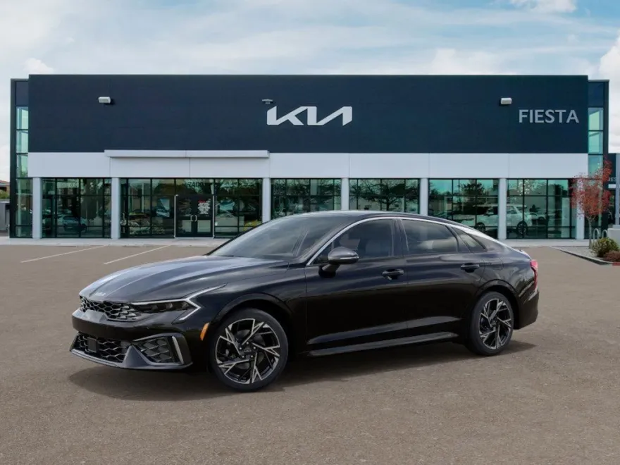 2025 Kia K5 GT-Line photo 1