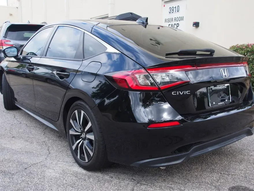 2024 Honda Civic Hatchback EX-L photo 1