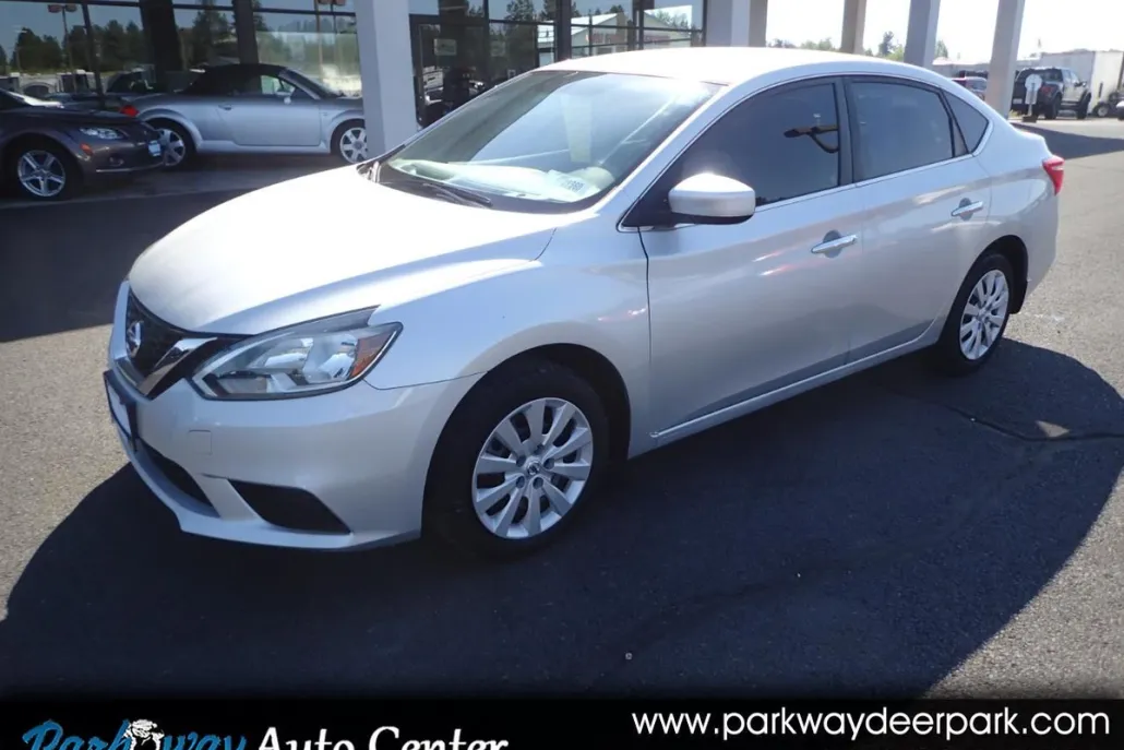 2017 Nissan Sentra S photo 1