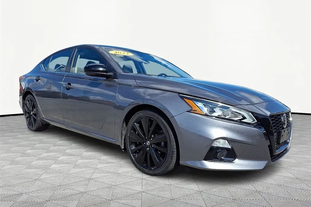 2022 Nissan Altima 2.5 SR photo 1