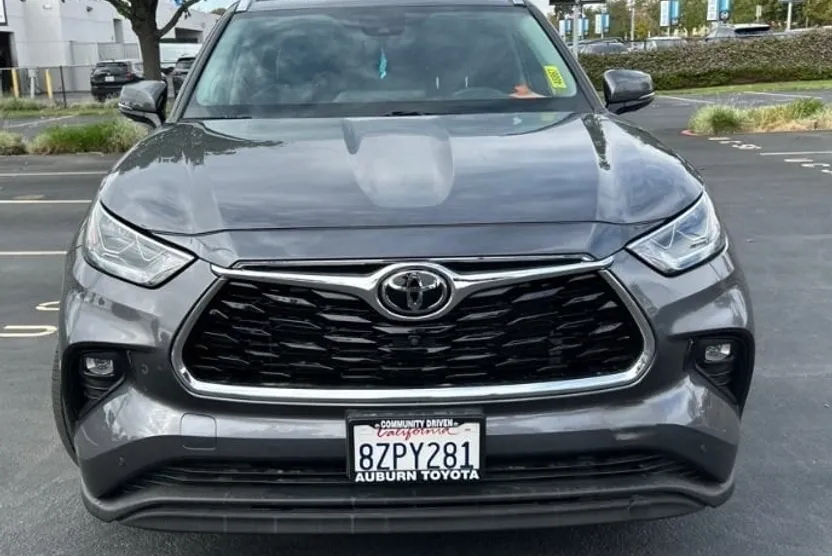 2022 Toyota Highlander Limited photo 1