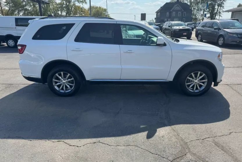 2017 Dodge Durango SXT photo 1