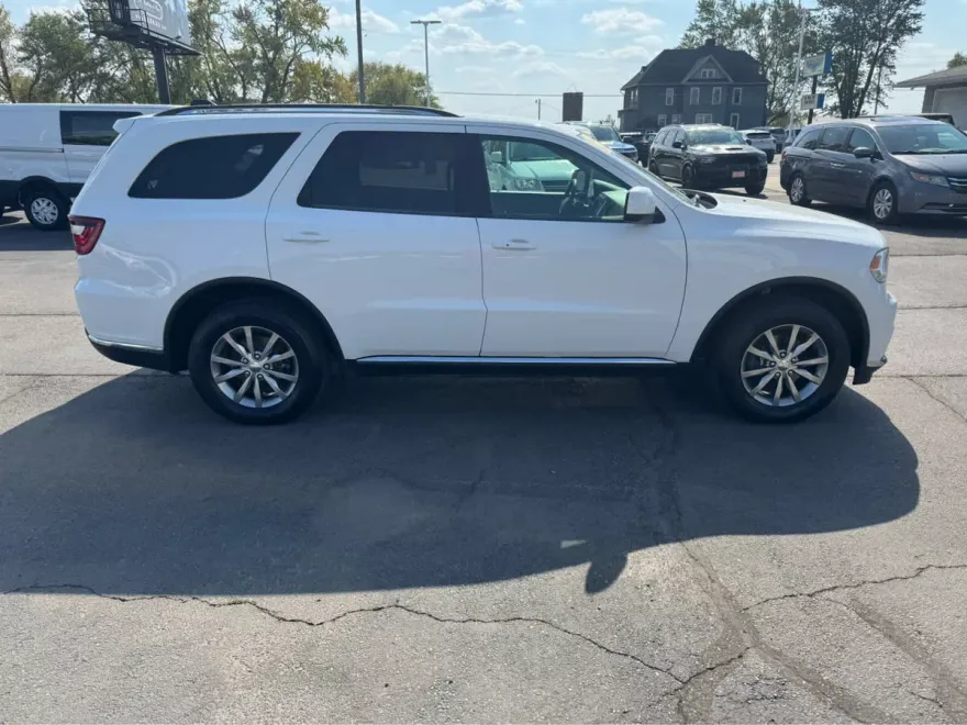 2017 Dodge Durango SXT photo 1