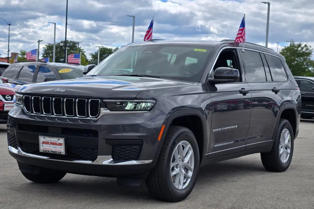 2025 Jeep Grand Cherokee Laredo X photo 1